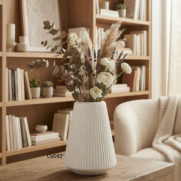 Florero blanco nordico mediano PP 7.9cm* 7.9cm* 20cm